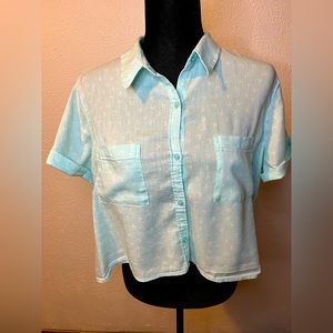 SO AUTHENTIC AMERICAN HERITAGE Light Blue Button down crop top.